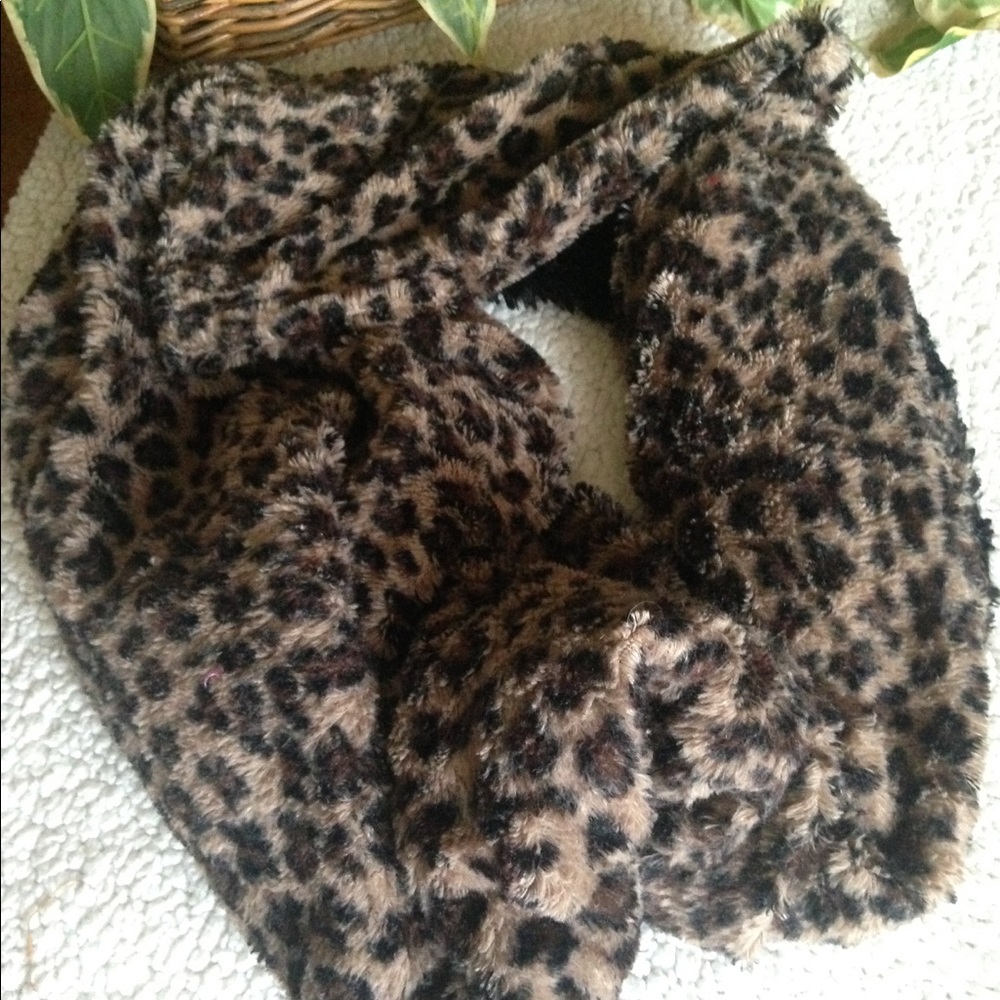 Infinity Scarf - Picture 2 of 7